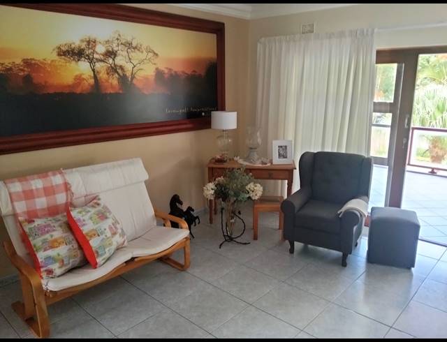 6 BEDROOM HOUSE FOR SALE IN UVONGO